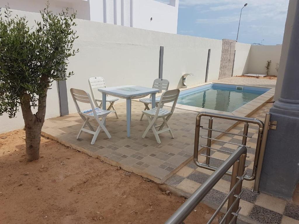 Bazén v ubytování Djerba La Douce nebo v jeho okolí