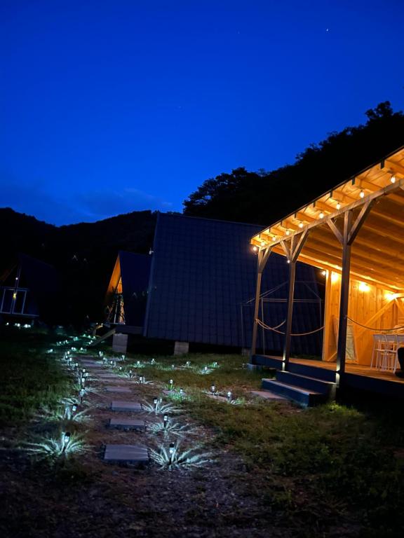 Mynd úr myndasafni af Cabane A-Frame Svinița í Sviniţa