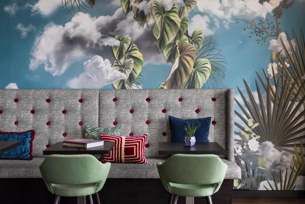 Renaissance Zurich Tower Hotel - Resim 10