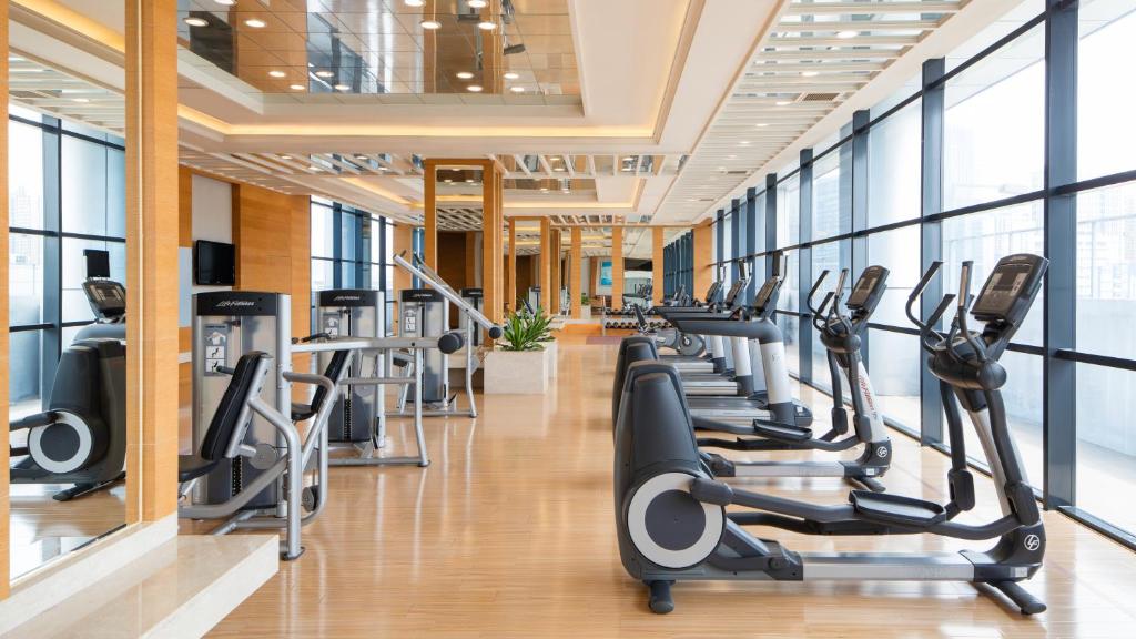 Fitness centrum a/nebo fitness zařízení v ubytování Sheraton Shunde Hotel