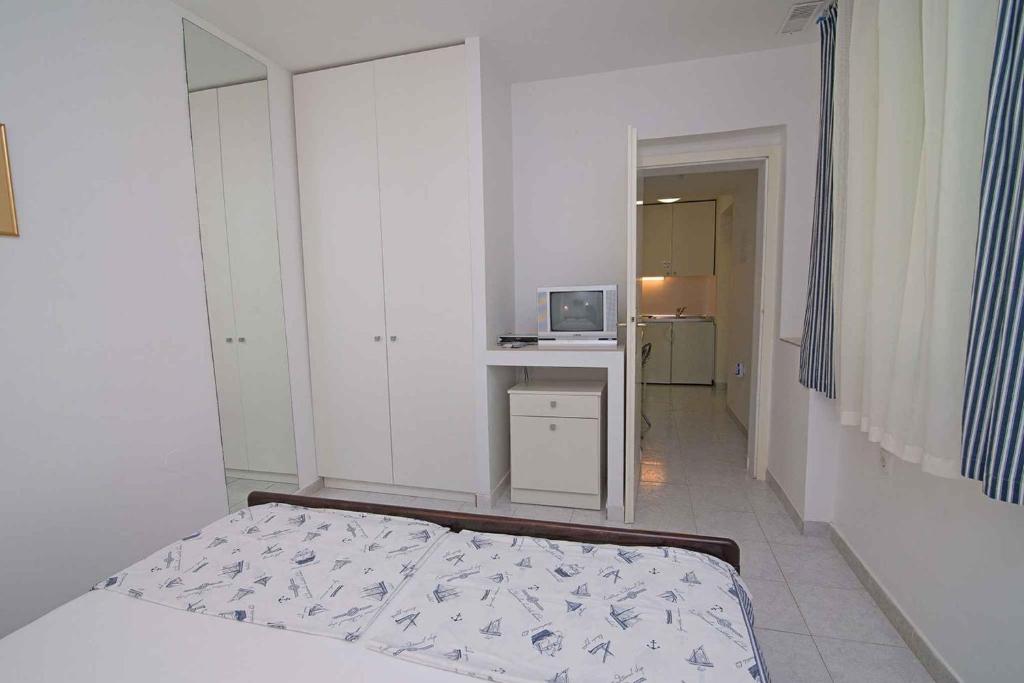 Fotografia z galérie ubytovania Apartments in Mali Losinj 14950 v Mali Lošinj