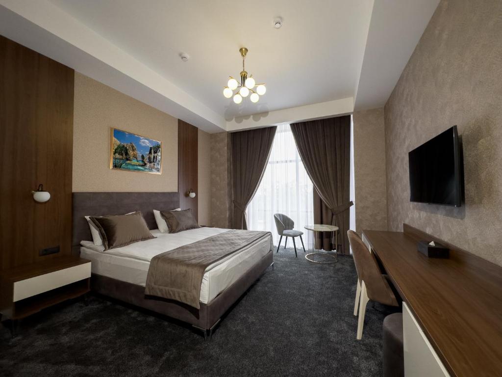 Leon Hotel Spa Ganja - Deluxe Zimmer Mit Kingsize-Bett