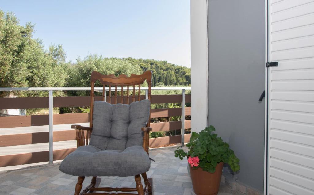 A balcony or terrace at SOHORO Forest Hill Apartment by "elite"