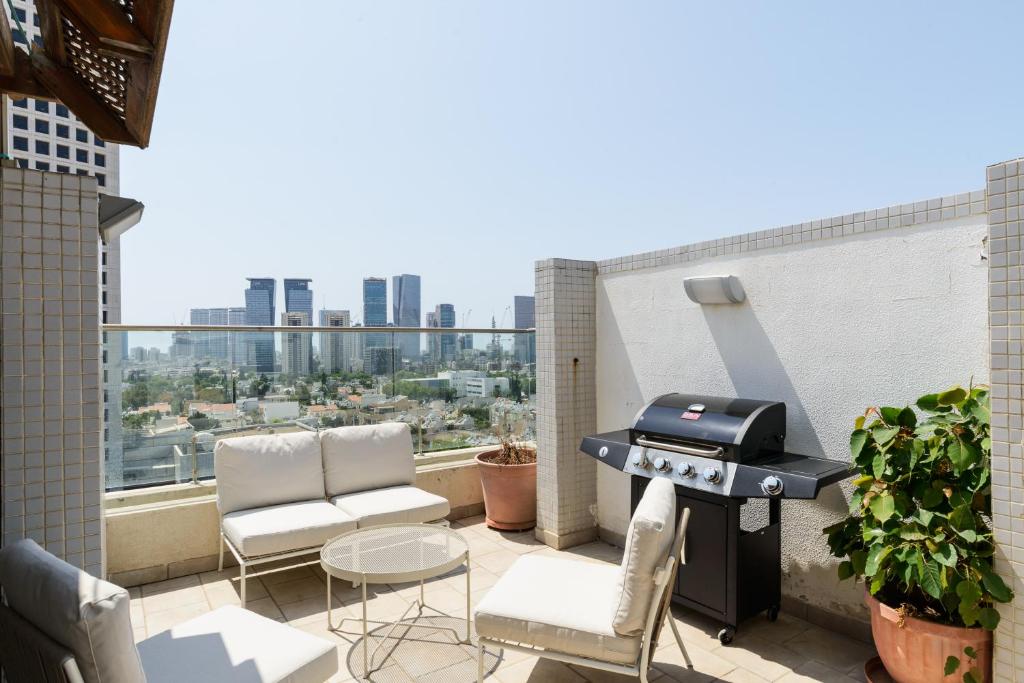 Photo inspiration: Visual Reference: Downtown Apartment 3Bdr With City View Giv At Rambam Updated