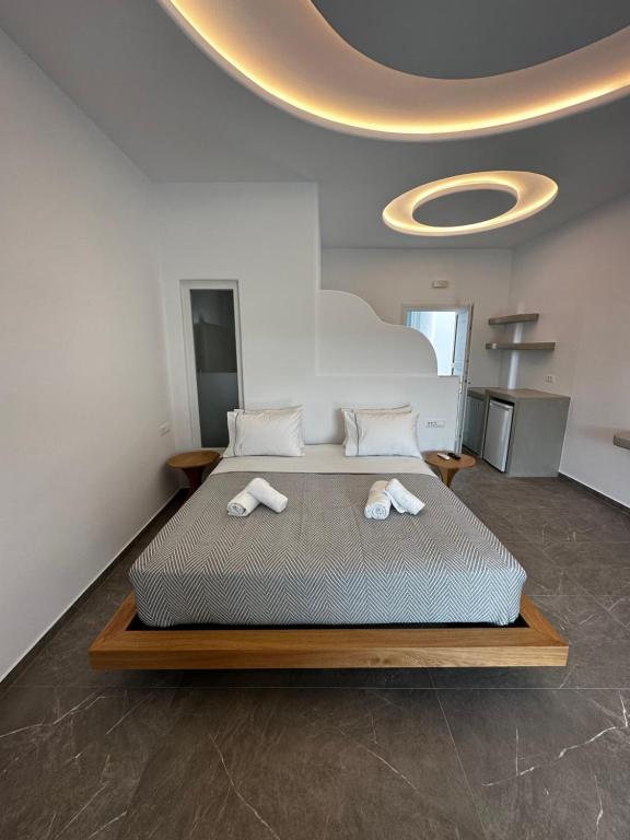Postel nebo postele na pokoji v ubytování Abelos Mykonos