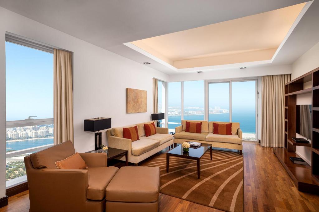 
Premier Two Bedroom Sea View Apartment - Complimentary Transfer to Mall of the Emirates, Insurance Market Metro Station & Jumeirah Beach
