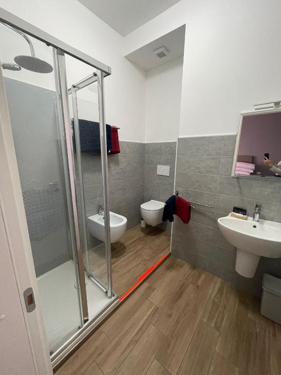 B&B Notti Serene Montesilvano centro, parcheggio vicino - Double Room With Private Bathroom