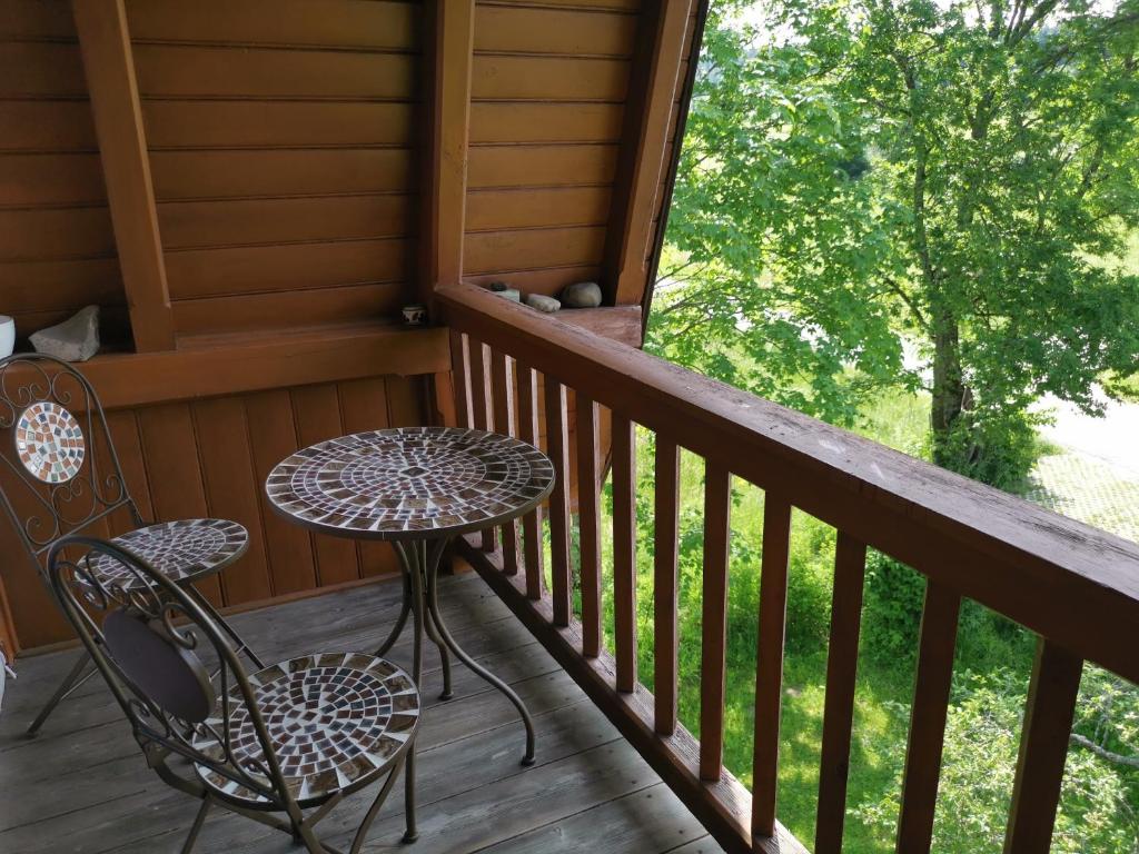 Balkón nebo terasa v ubytování Bungalow & Apartments "Am Deber" Velden - Augsdorf