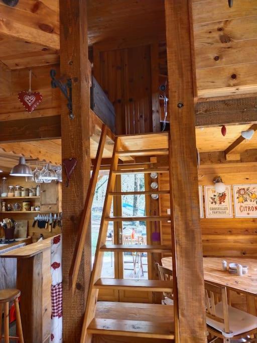 Fotografie z fotogalerie ubytování Chalet 1 chambre v destinaci Chenecey-Buillon