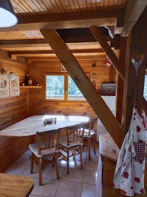 Fotografie z fotogalerie ubytování Chalet 1 chambre v destinaci Chenecey-Buillon