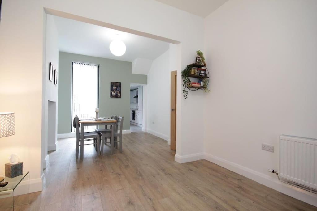 Holiday home House in Gaeltacht Quarter, Belfast, UK