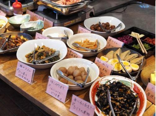 ホテルの敷地内または近くでの食事または食べ物