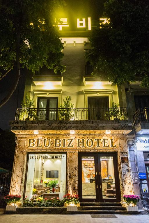 a building with a sign that reads blue bilka hotel at Blubiz Hotel Mỹ Đình (Blubiz Hotel 2) in Hanoi