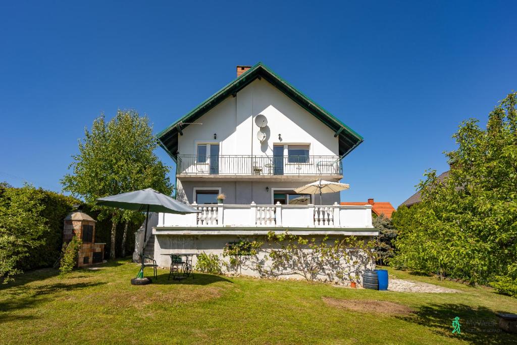 Dom Artysty, MyWeek - Villa