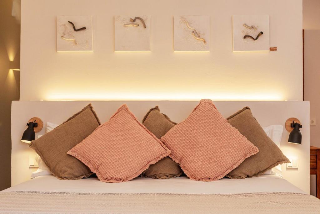 Postel nebo postele na pokoji v ubytování Ōrigins Hotel Boutique - Adults Only