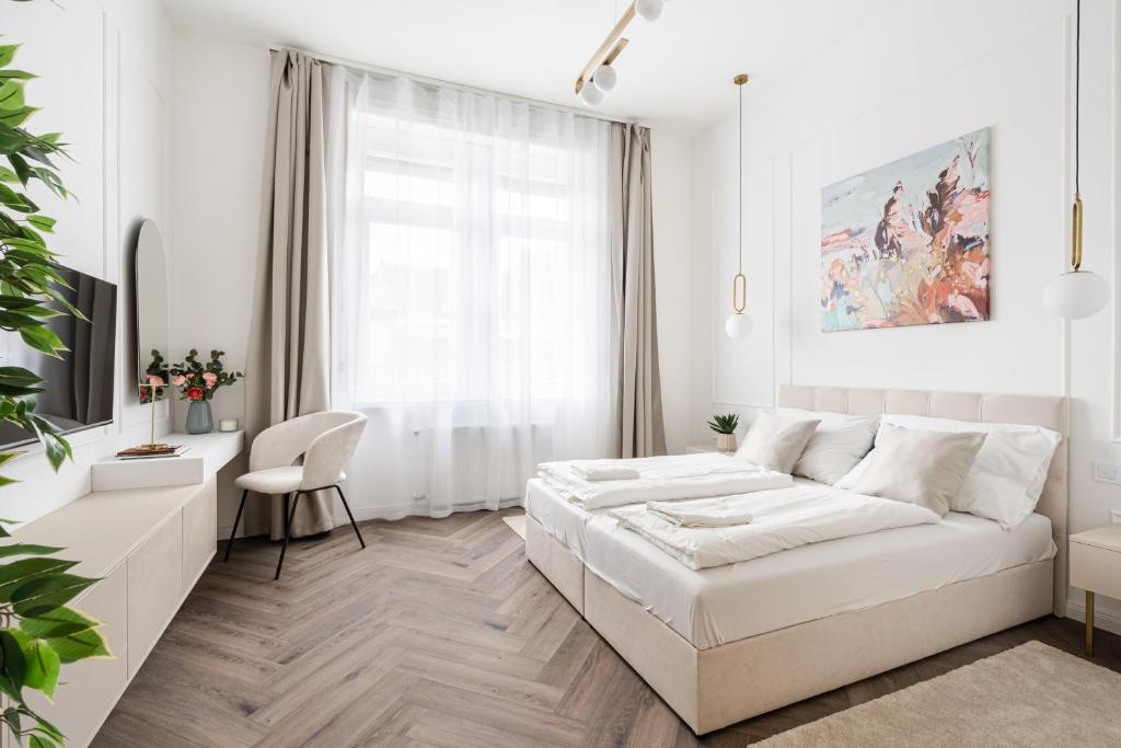 E13- Boutique Apartments, Best Location. By BQA 1073 Budapest, 13 Erzsébet körút kép - 1