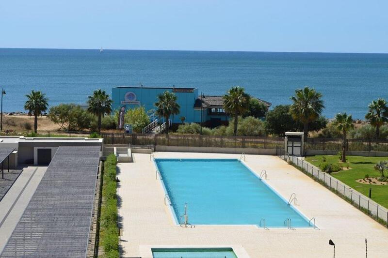 Bazén v ubytovaní The Paradise Apartment alebo v jeho blízkosti