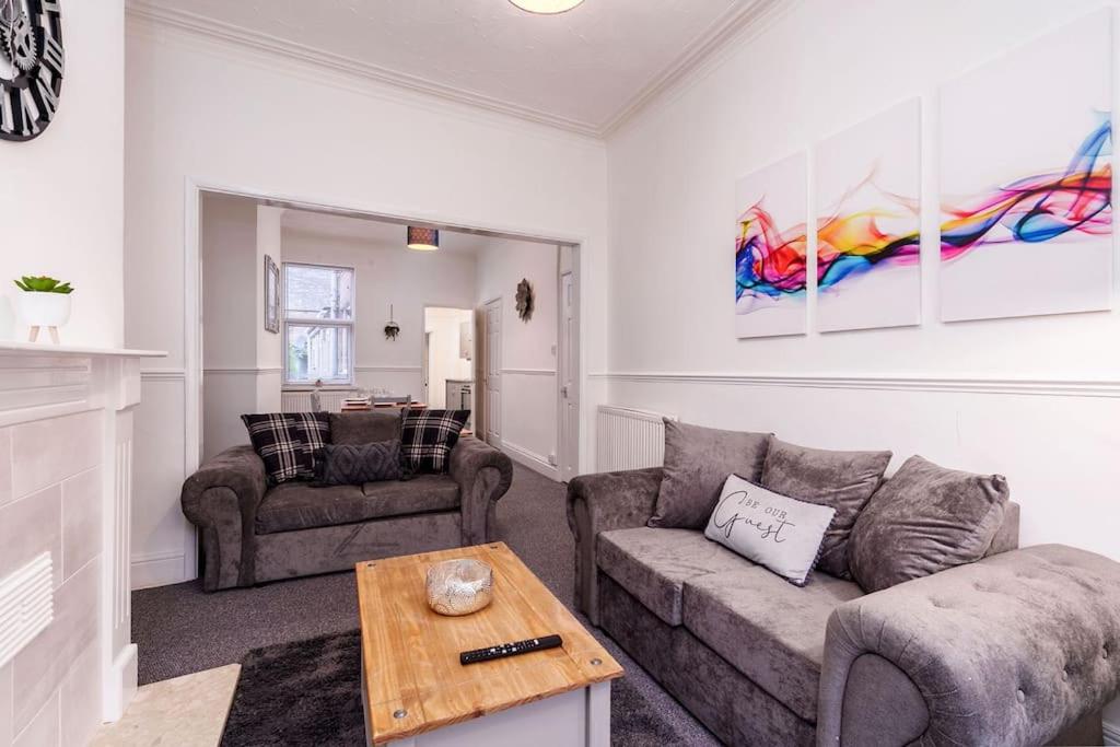 Beautiful House, Central Location, Grimsby (updated prices 2024)