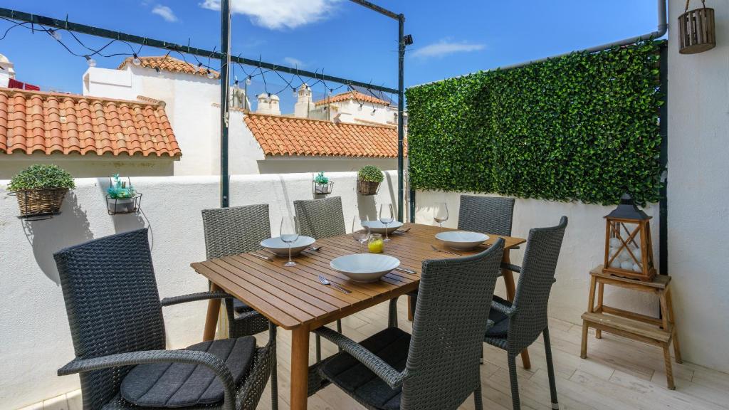 Balkón nebo terasa v ubytování Cozy terrace with pool in Fuengirola by Costarentals - Ref 206