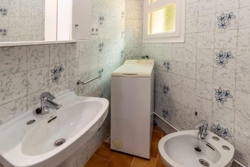Kúpeľňa v ubytovaní Cubells 4 Apartamento cercano a la playa