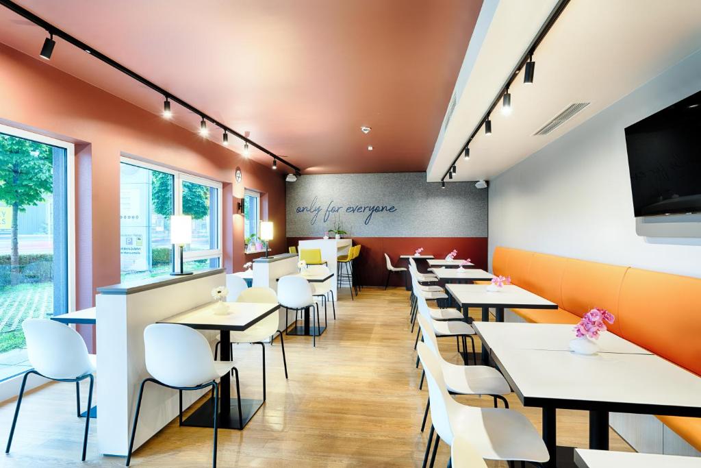 Posezení v ubytování B&B HOTEL Wiesbaden-Hbf