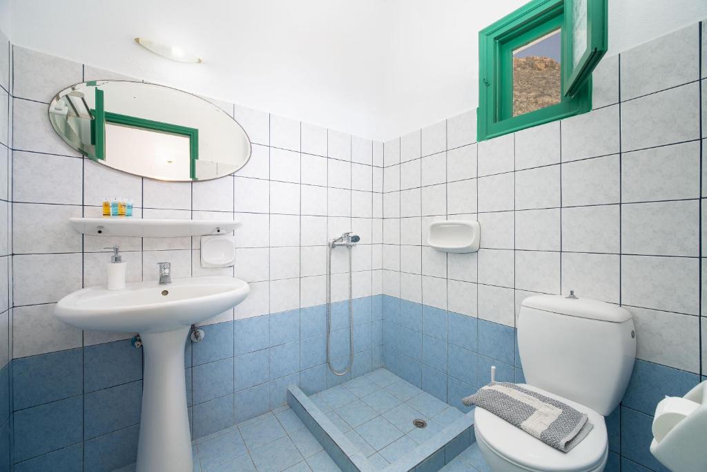 Koupelna v ubytování TA PLAGIA accommodation