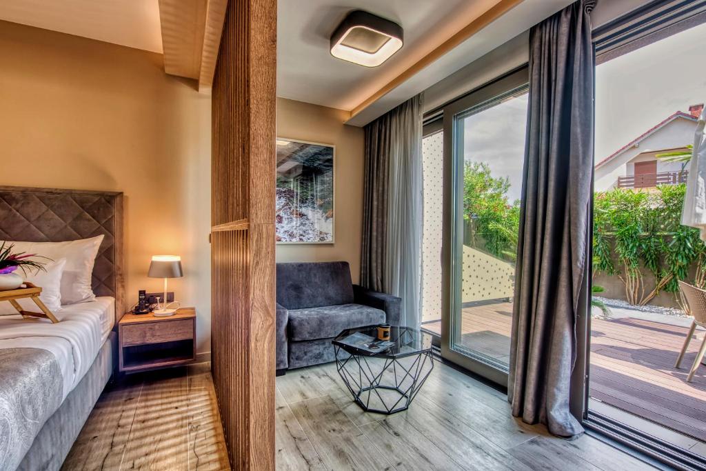 Dedaj Resort - Villa Almaro with Heated Pool - 2