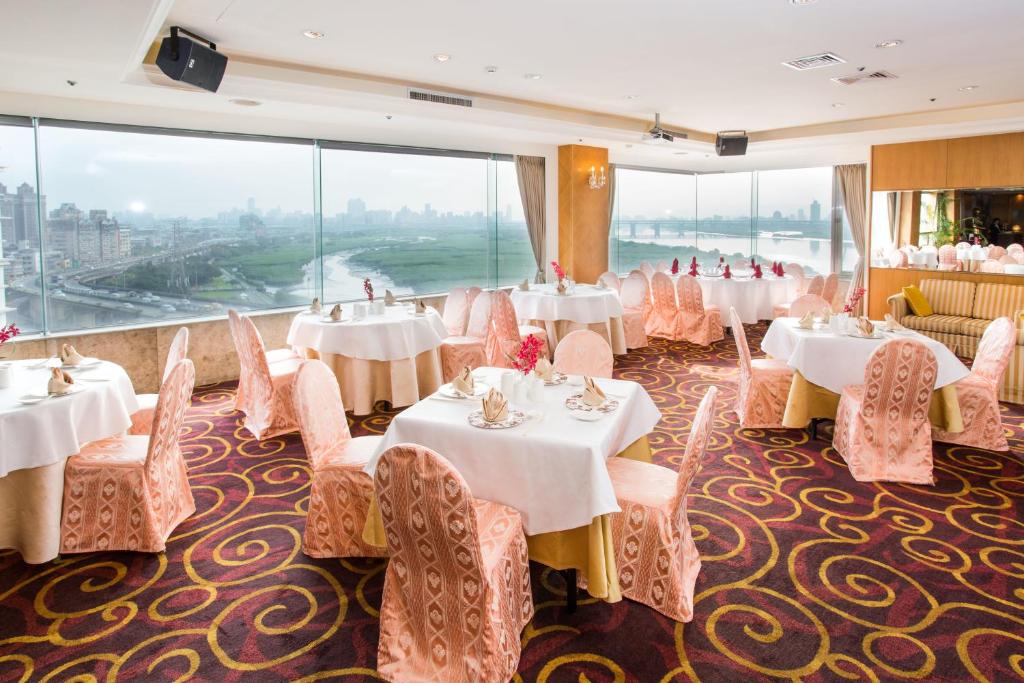 Restaurace v ubytování Hotel Riverview Taipei