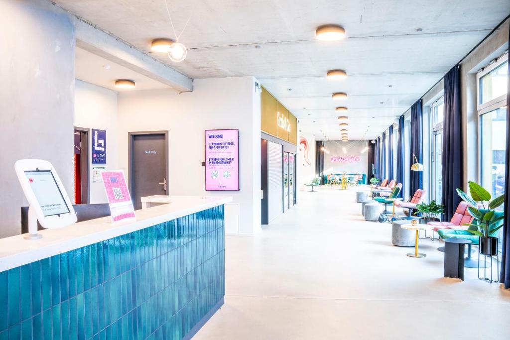 The Base Berlin ONE - Resim 2