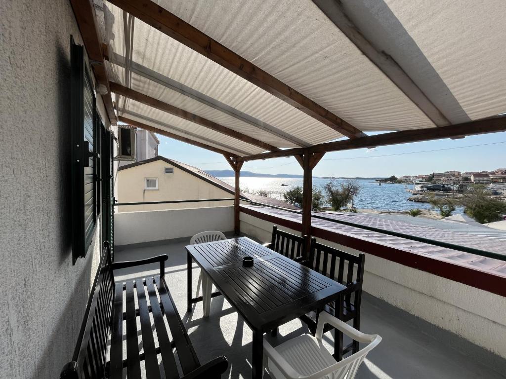 Μπαλκόνι ή βεράντα στο Apartments Nino