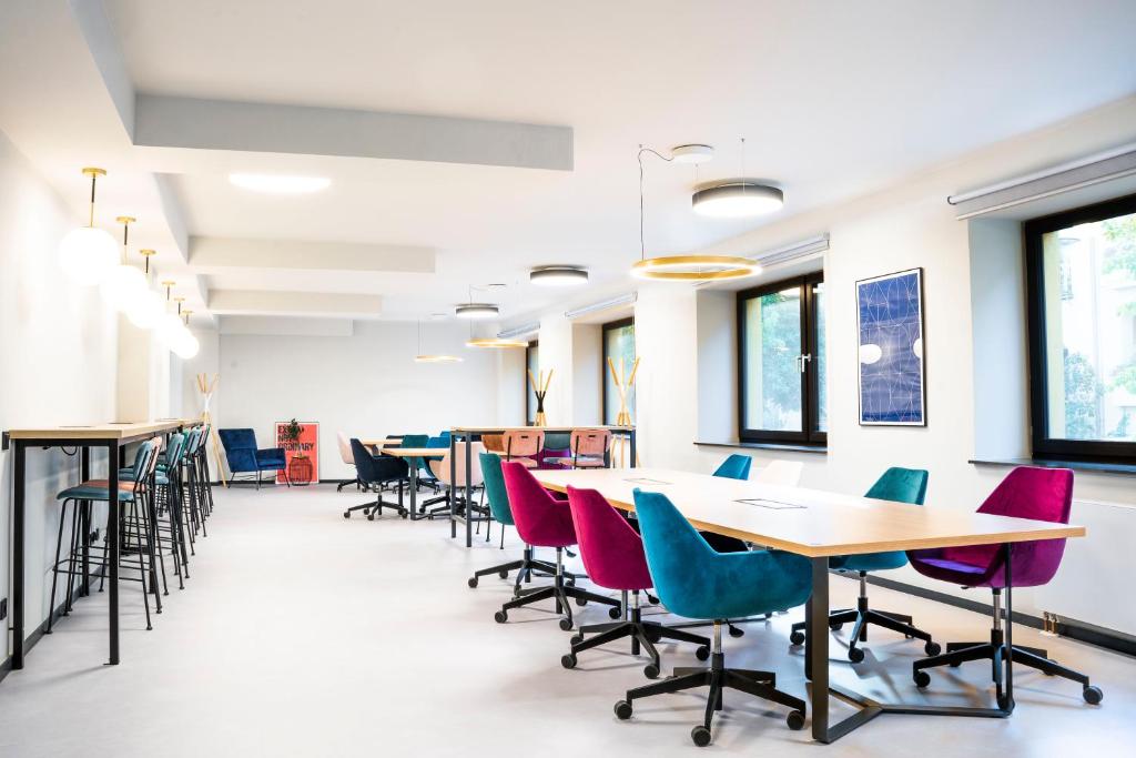 The Base Berlin ONE - Resim 5