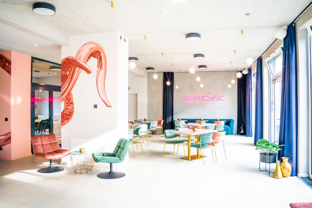 The Base Berlin ONE - Resim 10