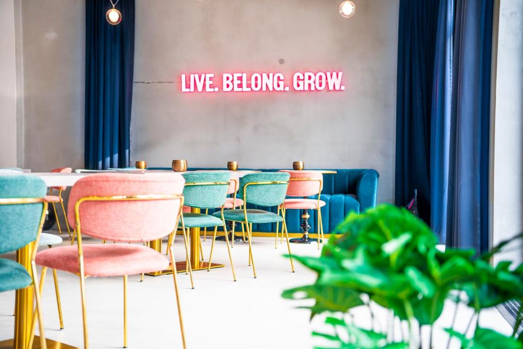 The Base Berlin ONE - Resim 11