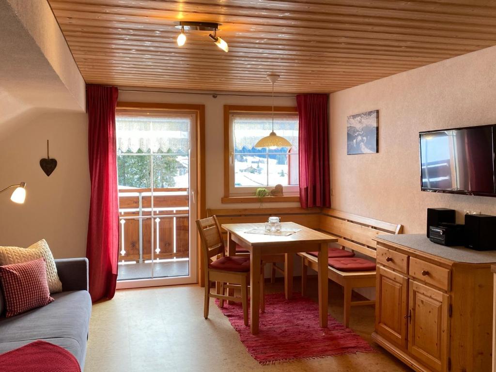 TV a/nebo společenská místnost v ubytování Gästehaus Nussbaumer