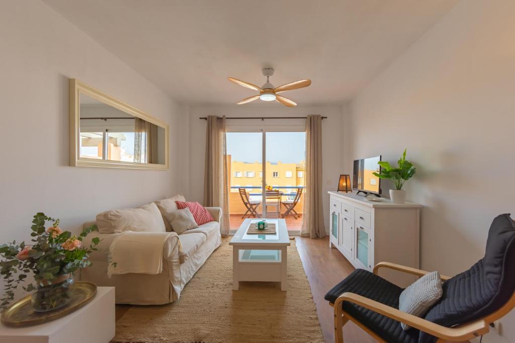Posezení v ubytování Beachfront, pool, terrace & WIFI - *SimplyTarifa*