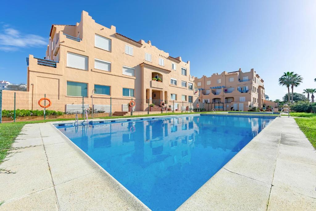 Bazén v ubytování Beachfront, pool, terrace & WIFI - *SimplyTarifa* nebo v jeho okolí