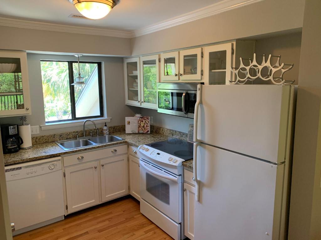 2004 Marsh Walk, Seabrook Island (updated prices 2024)