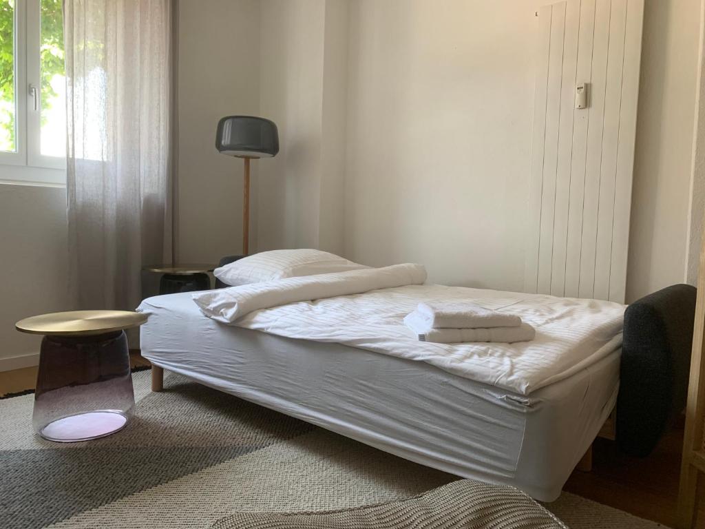 one bedroom apartment in trendy Zurich West - Resim 11