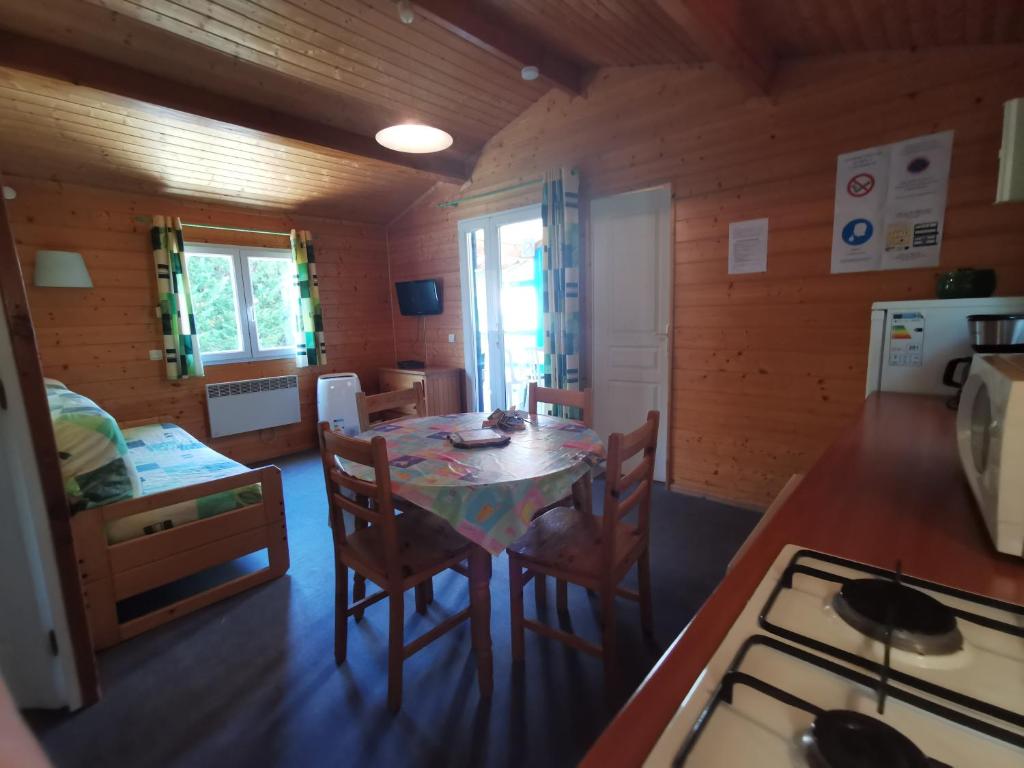 Kuchyň nebo kuchyňský kout v ubytování Oasis des Garrigues