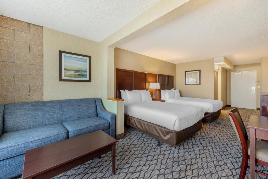 Clarion Hotel Anaheim Resort - Suite, 2 Double Beds With Sofa Bed, Non-Smoking