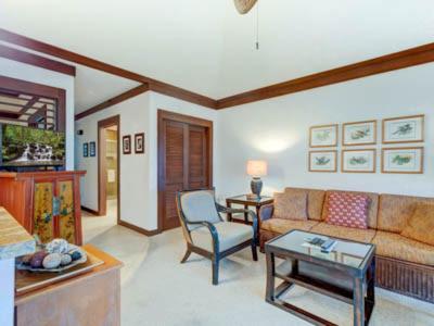 Posezení v ubytování Kiahuna Plantation Resort Kauai by OUTRIGGER
