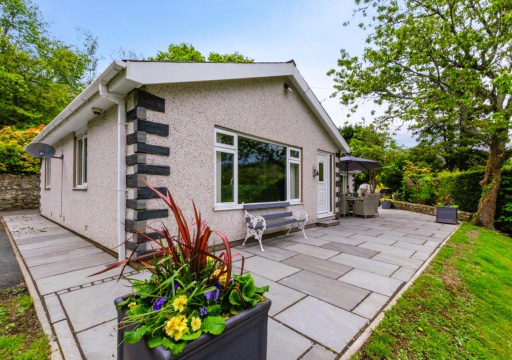 En have udenfor Gerddi'r Coed