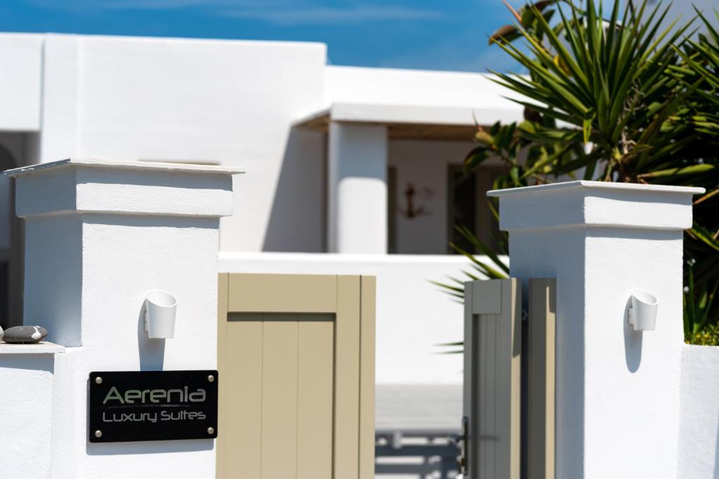 Aerenia Luxury Suites - 16