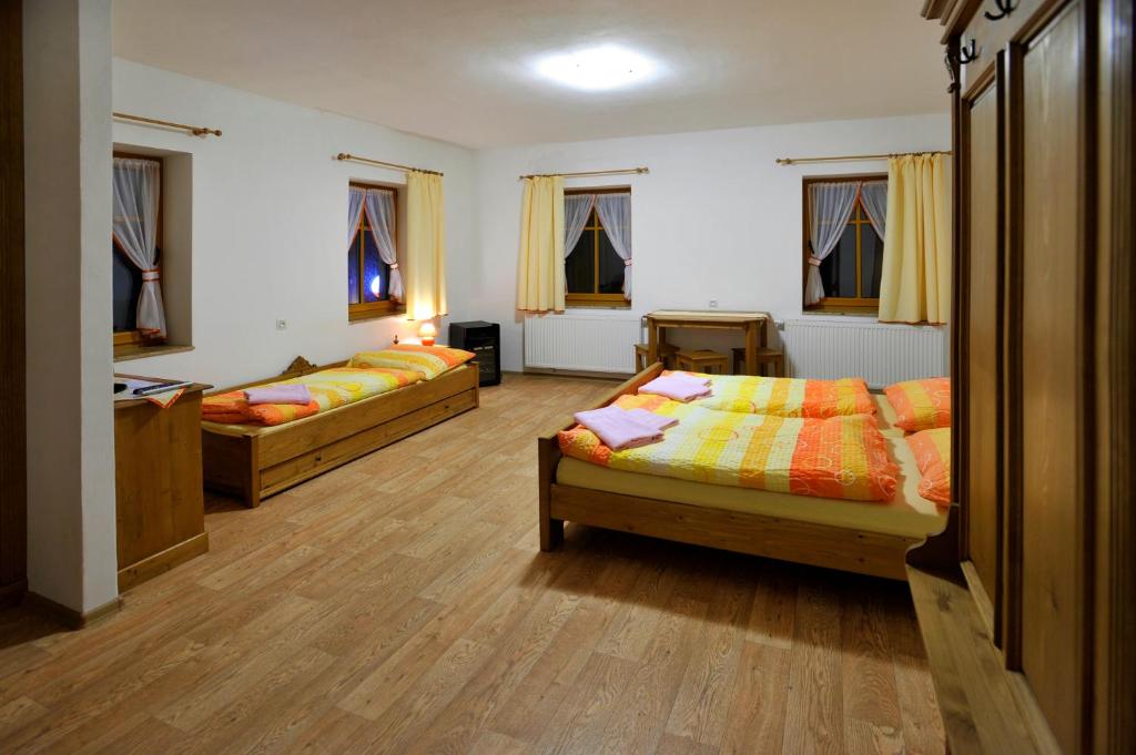 Postel nebo postele na pokoji v ubytování Resort Abertham - penzion Ellen