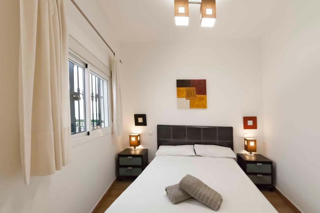 Posteľ alebo postele v izbe v ubytovaní SF - Shiny Apartment in City Centre