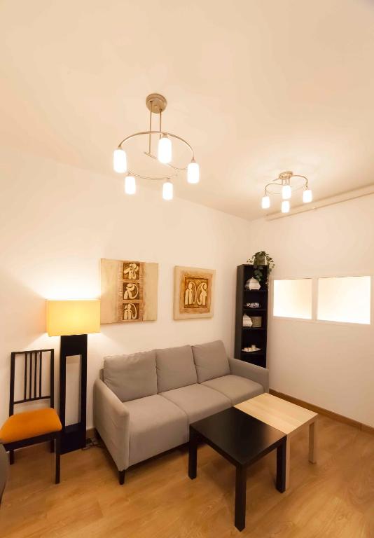 Posedenie v ubytovaní SF - Shiny Apartment in City Centre