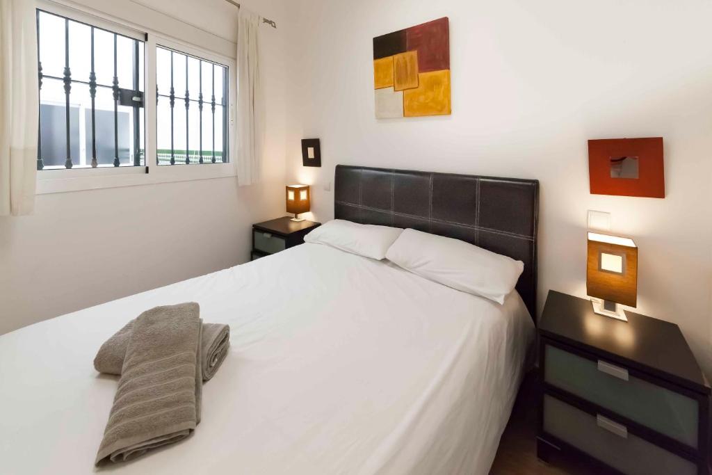 Posteľ alebo postele v izbe v ubytovaní SF - Shiny Apartment in City Centre