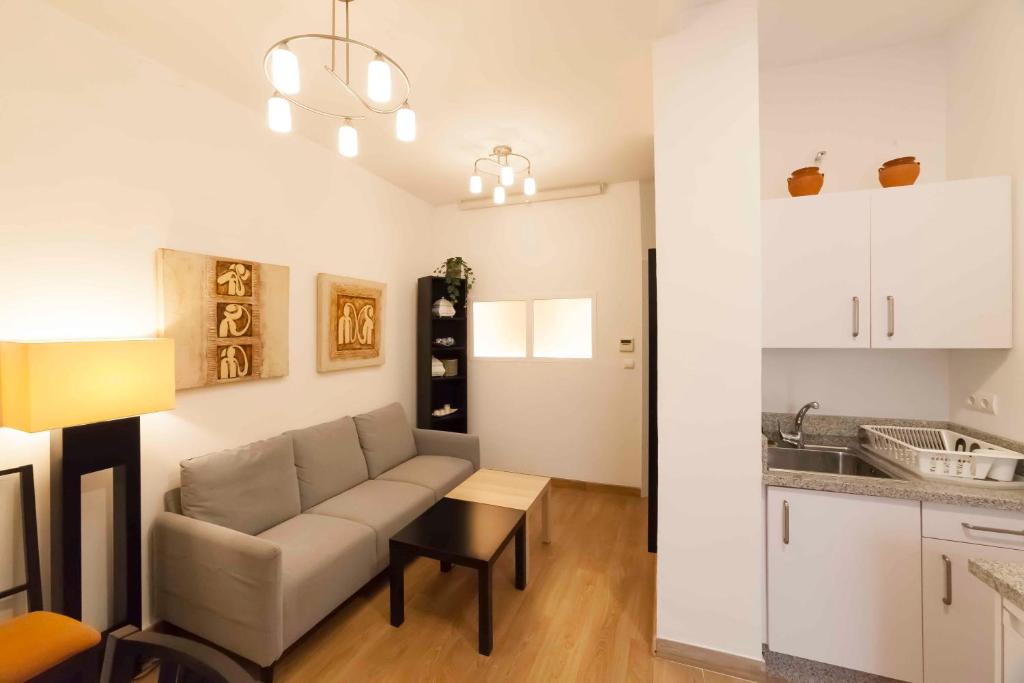 Kuchyňa alebo kuchynka v ubytovaní SF - Shiny Apartment in City Centre