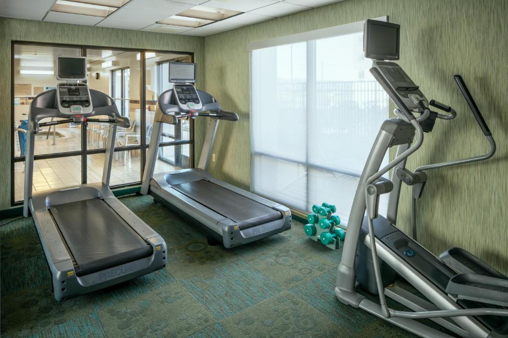 Fitness centrum a/nebo fitness zařízení v ubytování SpringHill Suites by Marriott Medford