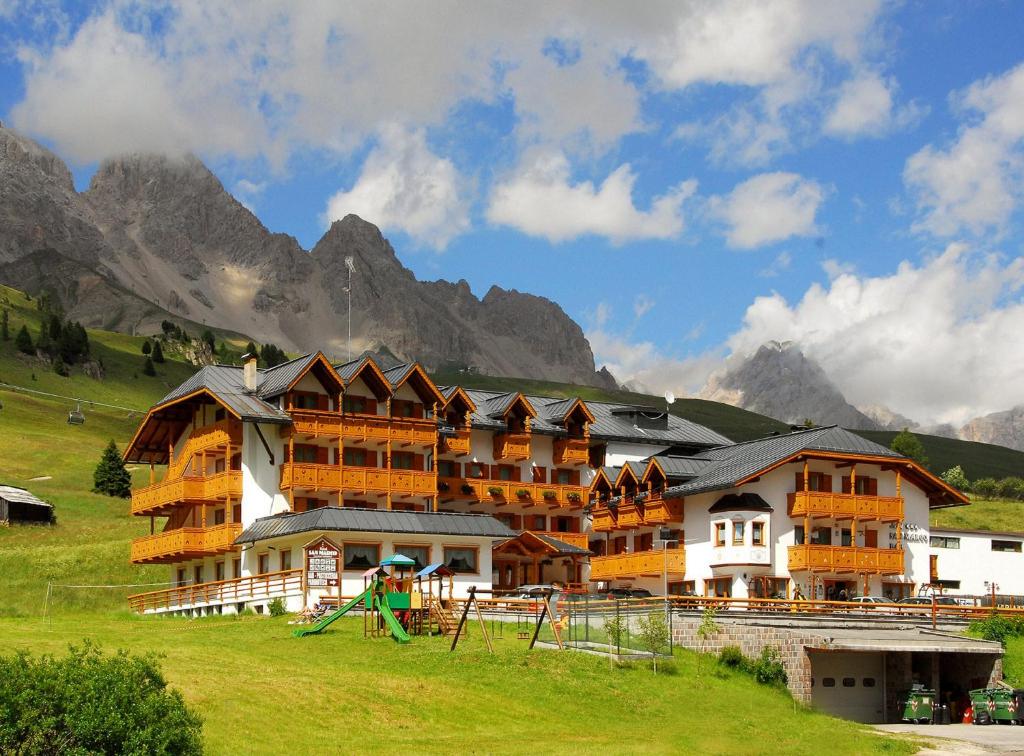 Gallery image of Hotel San Marco in Passo San Pellegrino